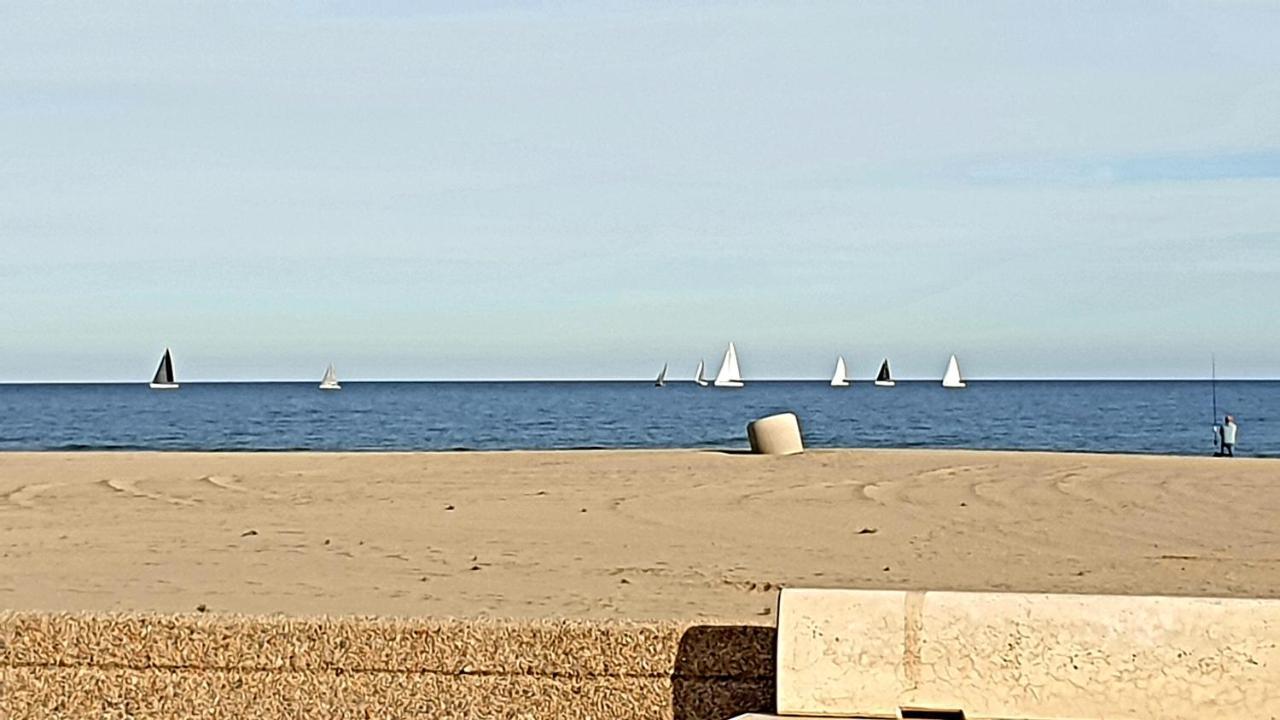Studio Cozy En Bord De Plage Avec Vue Mer Et Wifi Canet-en-Roussillon Exterior foto